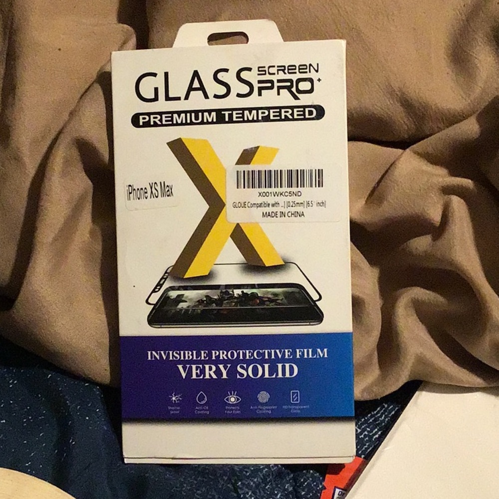 NIP 3 PACK IPHONE XS SCREEN PROTECTORS